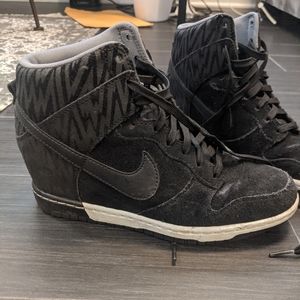 Nike Wedge Sneakers Womens Size 7.5